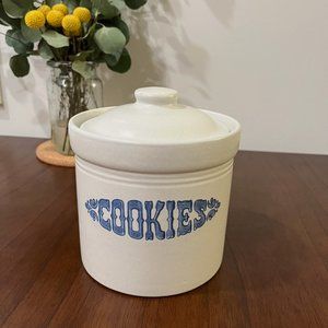 Pfaltzgraff Yorktown 1 1/2 Quart Cookie Jar Made in USA